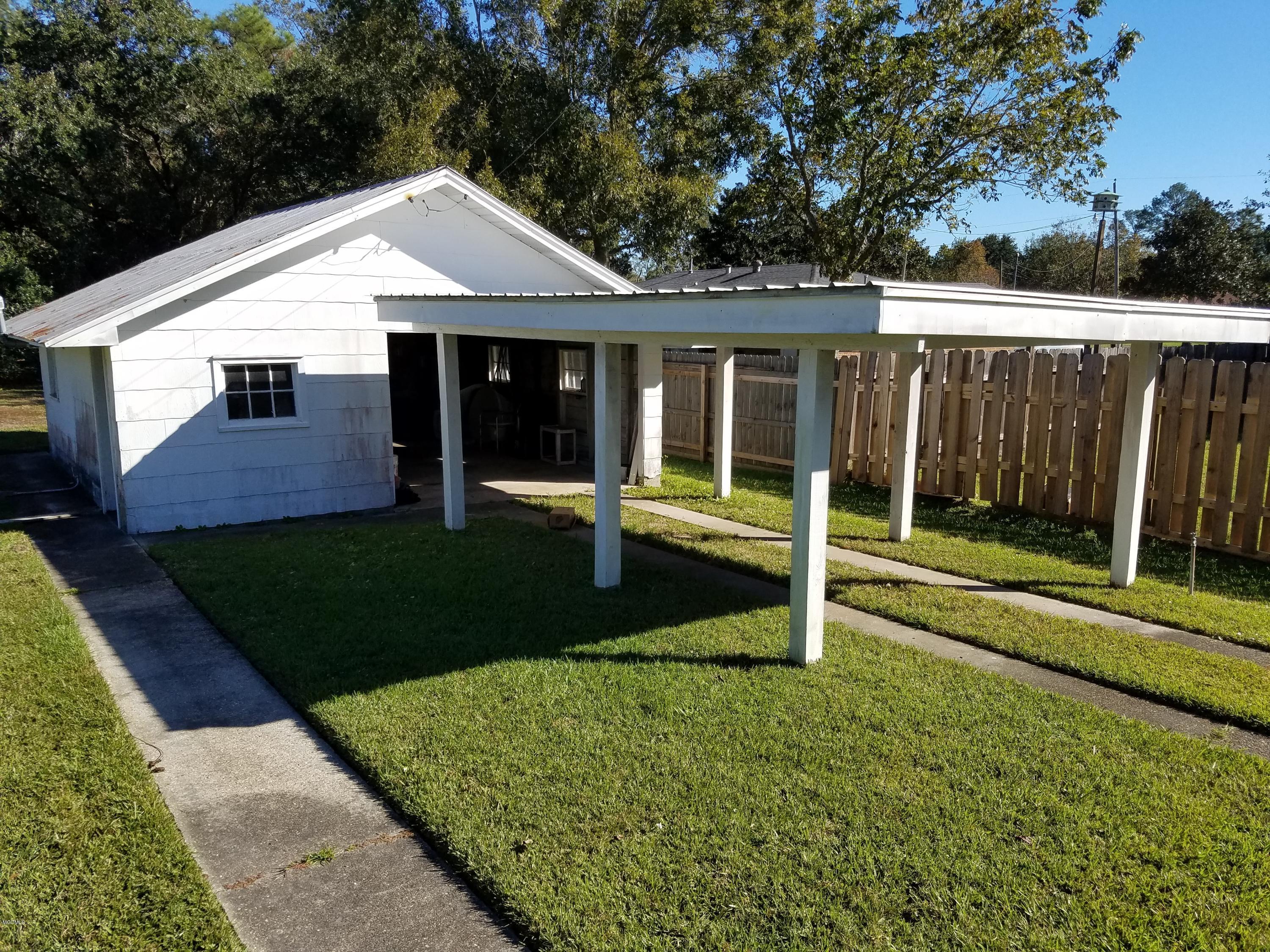 1412 Courthouse Road Gulfport, MS 39507 - Photo 3 of 20 20171119_133836
