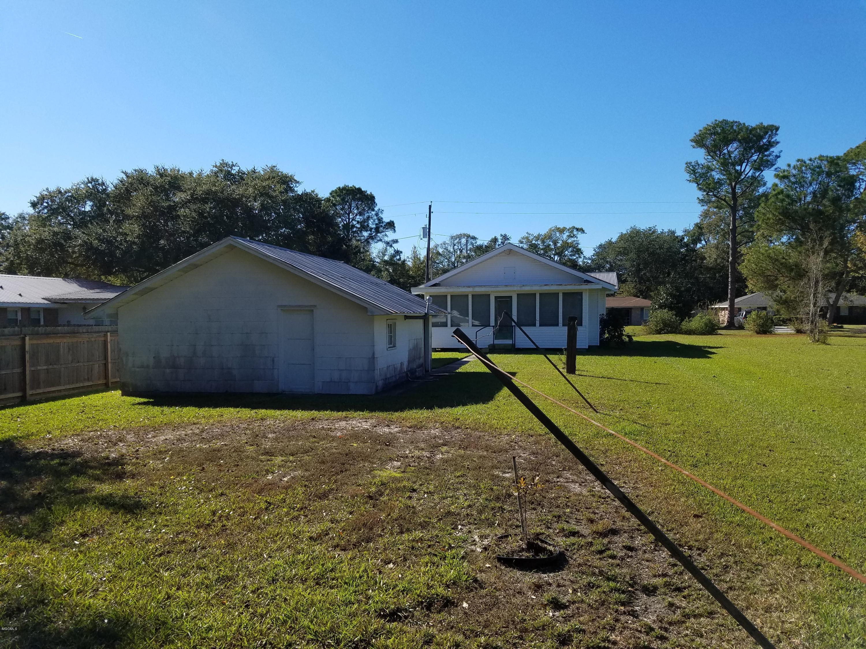 1412 Courthouse Road Gulfport, MS 39507 - Photo 5 of 20 20171119_133700