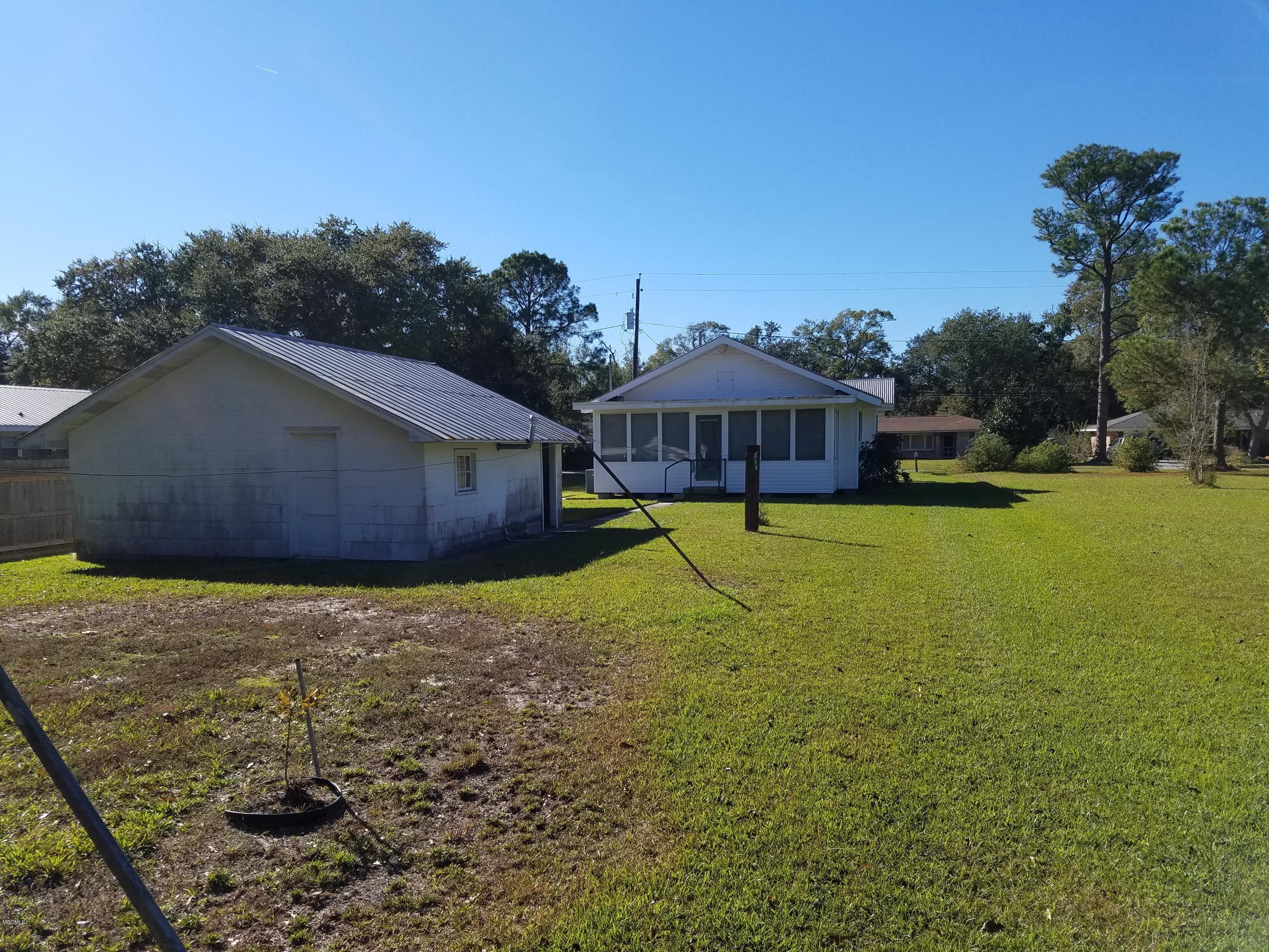 1412 Courthouse Road Gulfport, MS 39507 - Photo 6 of 20 20171119_133721
