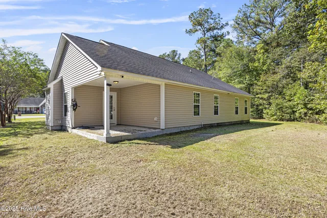 $319,900 | 278 Blue Creek Farms Drive, Jacksonville, NC 28540