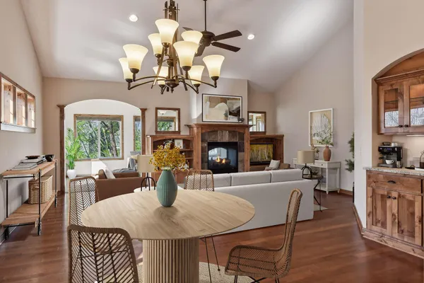$667,700 | 524 Roanoke Court, Waconia, MN 55387