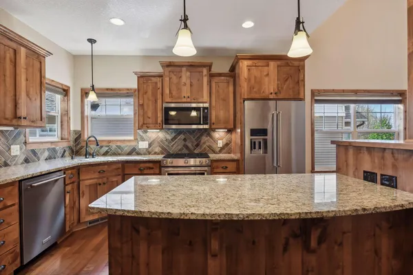 $667,700 | 524 Roanoke Court, Waconia, MN 55387