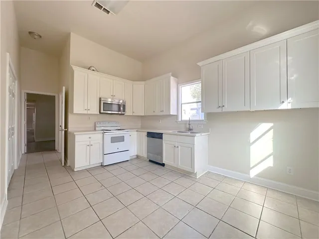 $1,350 | 2908 Banks Street, New Orleans, LA 70119