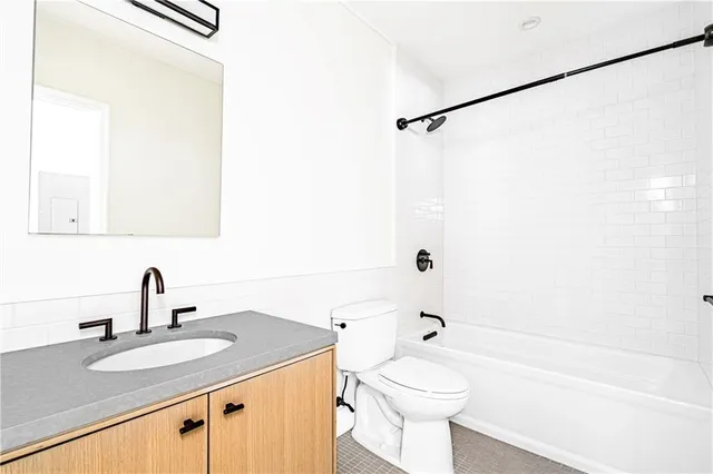 $955,000 | 1001 Julia Street, Unit 6D, New Orleans, LA 70113