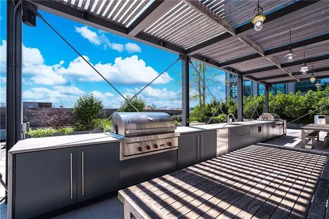 $955,000 | 1001 Julia Street, Unit 6D, New Orleans, LA 70113