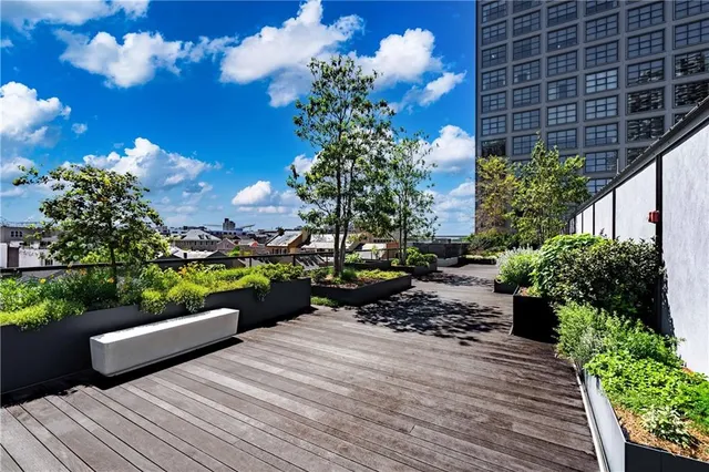 $955,000 | 1001 Julia Street, Unit 6D, New Orleans, LA 70113