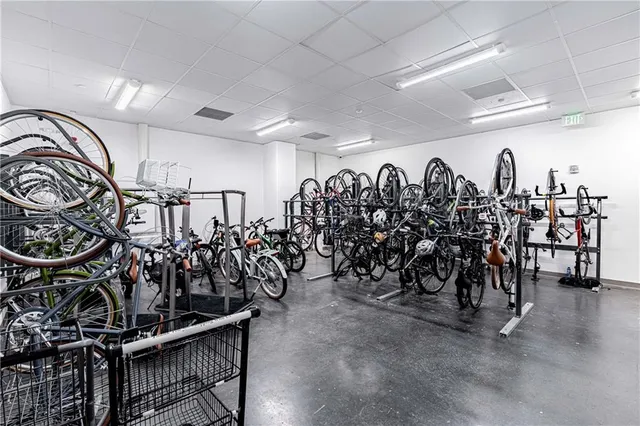 $955,000 | 1001 Julia Street, Unit 6D, New Orleans, LA 70113