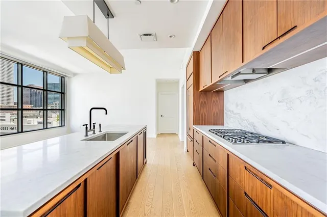 $955,000 | 1001 Julia Street, Unit 6D, New Orleans, LA 70113