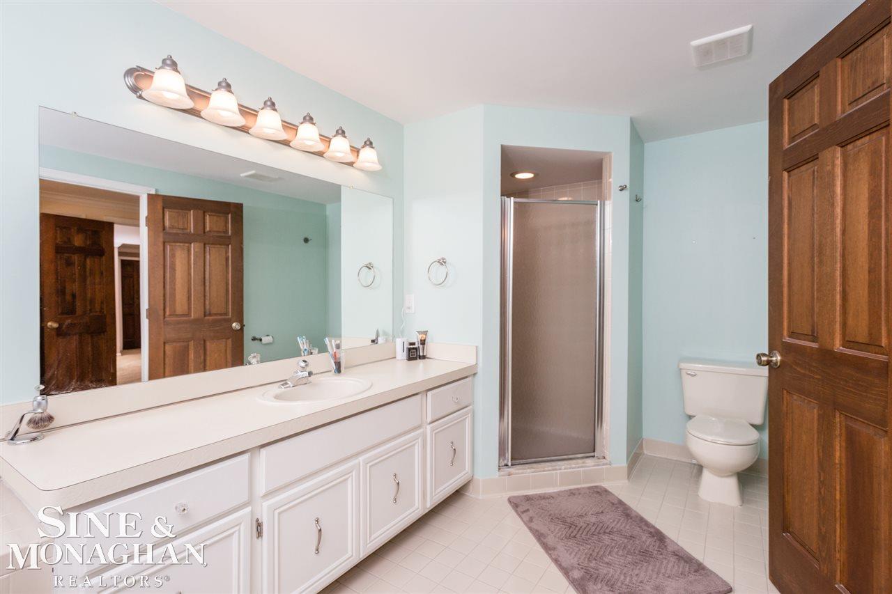 422 Lake Forest Road Rochester Hills, MI 48309 - Photo 33 of 59