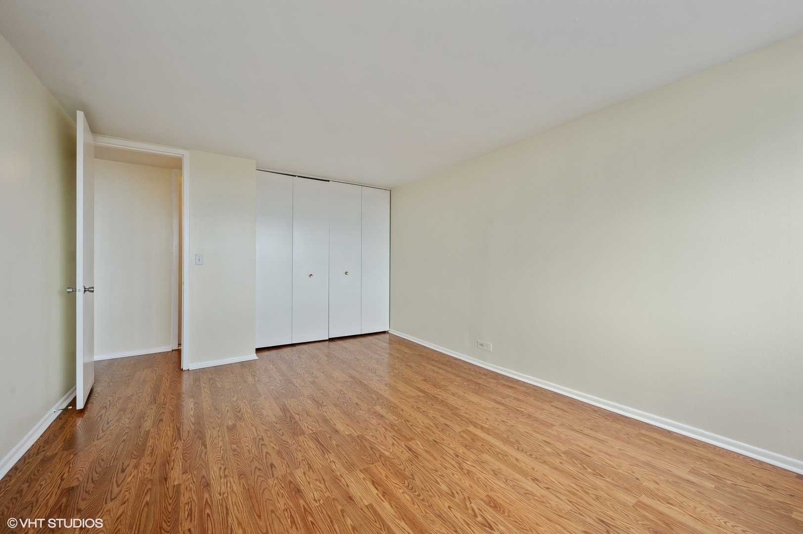 655 West Irving Park Road, Unit 2514 Chicago, IL 60613 - Photo 12 of 19