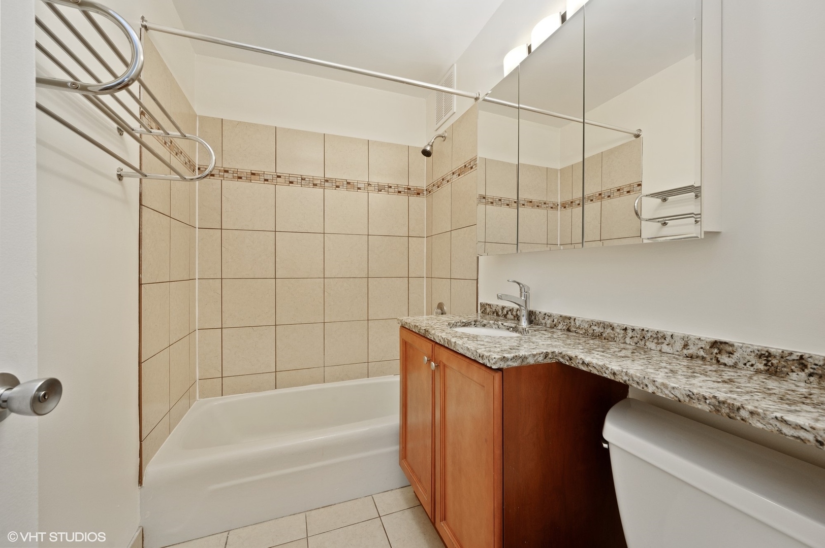 655 West Irving Park Road, Unit 2514 Chicago, IL 60613 - Photo 13 of 19