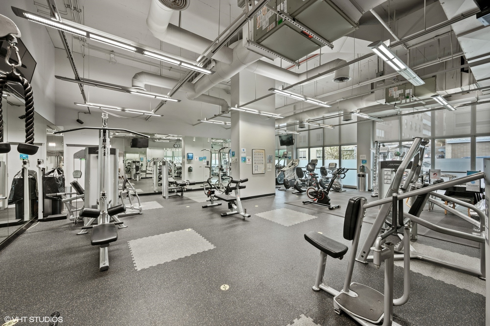 655 West Irving Park Road, Unit 2514 Chicago, IL 60613 - Photo 15 of 19