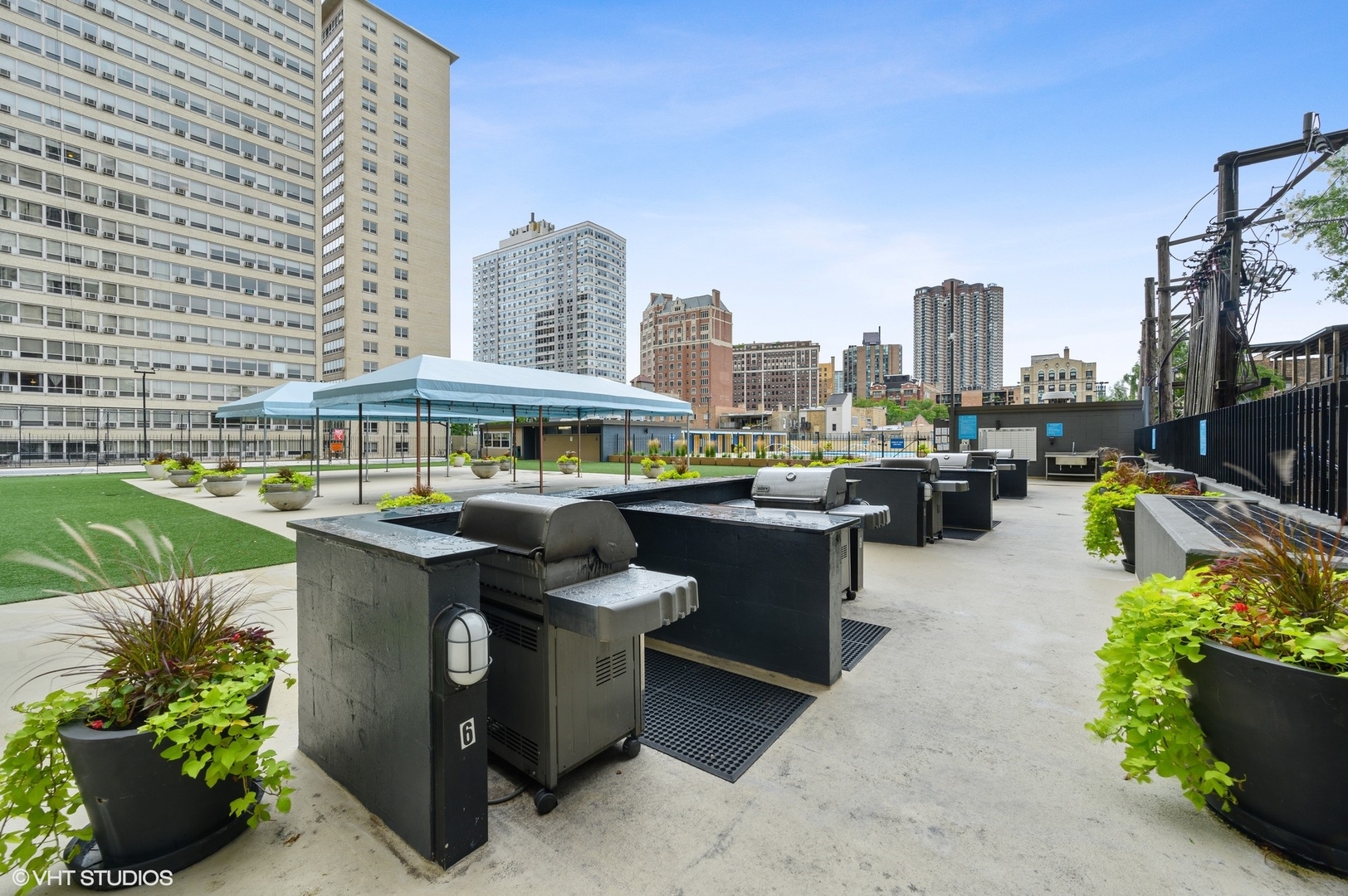 655 West Irving Park Road, Unit 2514 Chicago, IL 60613 - Photo 17 of 19