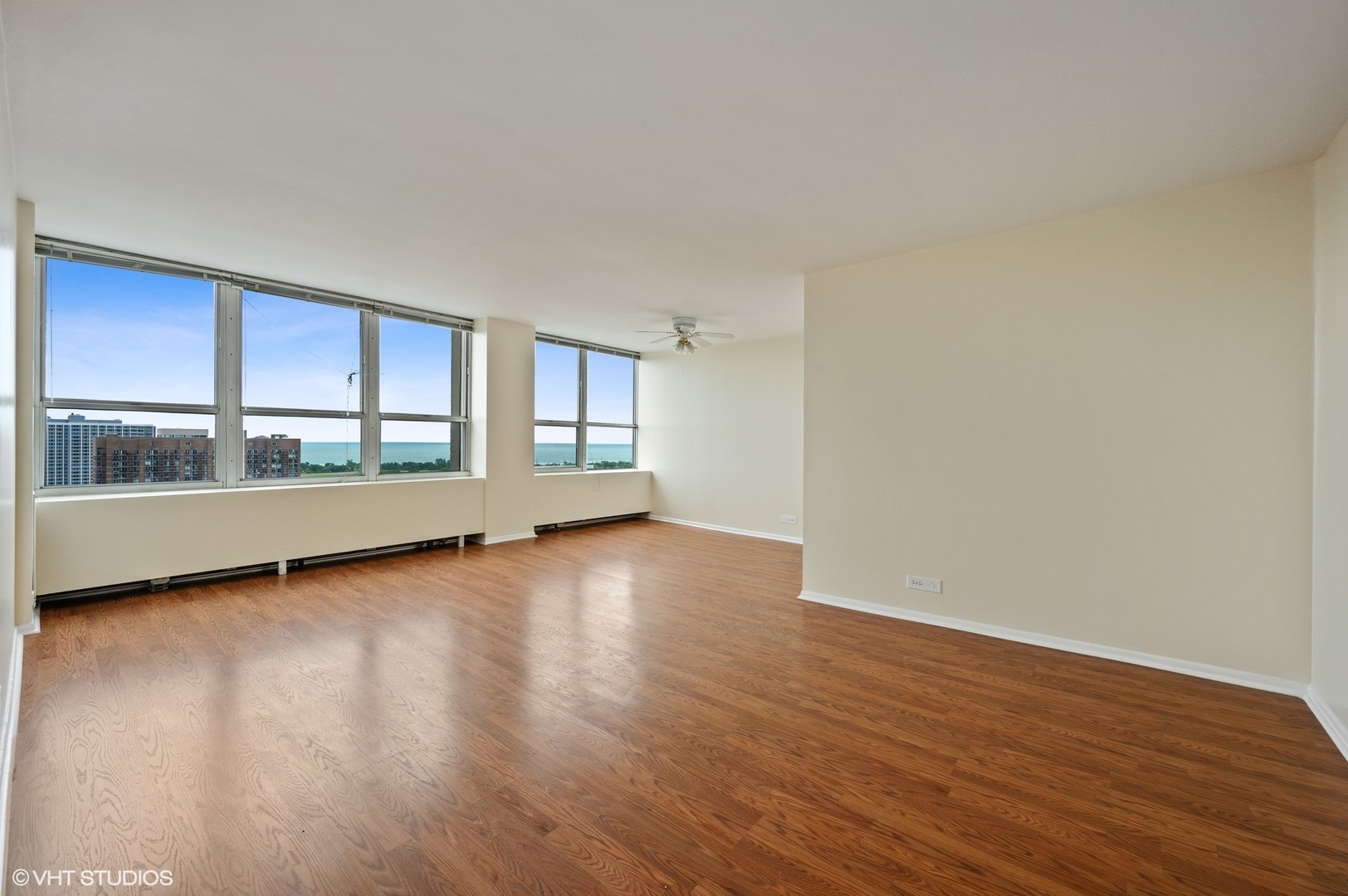 655 West Irving Park Road, Unit 2514 Chicago, IL 60613 - Photo 4 of 19