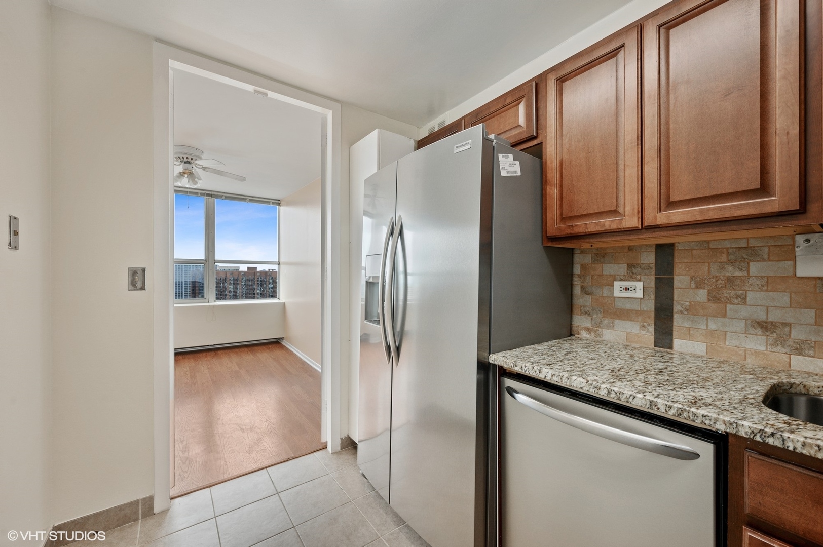 655 West Irving Park Road, Unit 2514 Chicago, IL 60613 - Photo 8 of 19