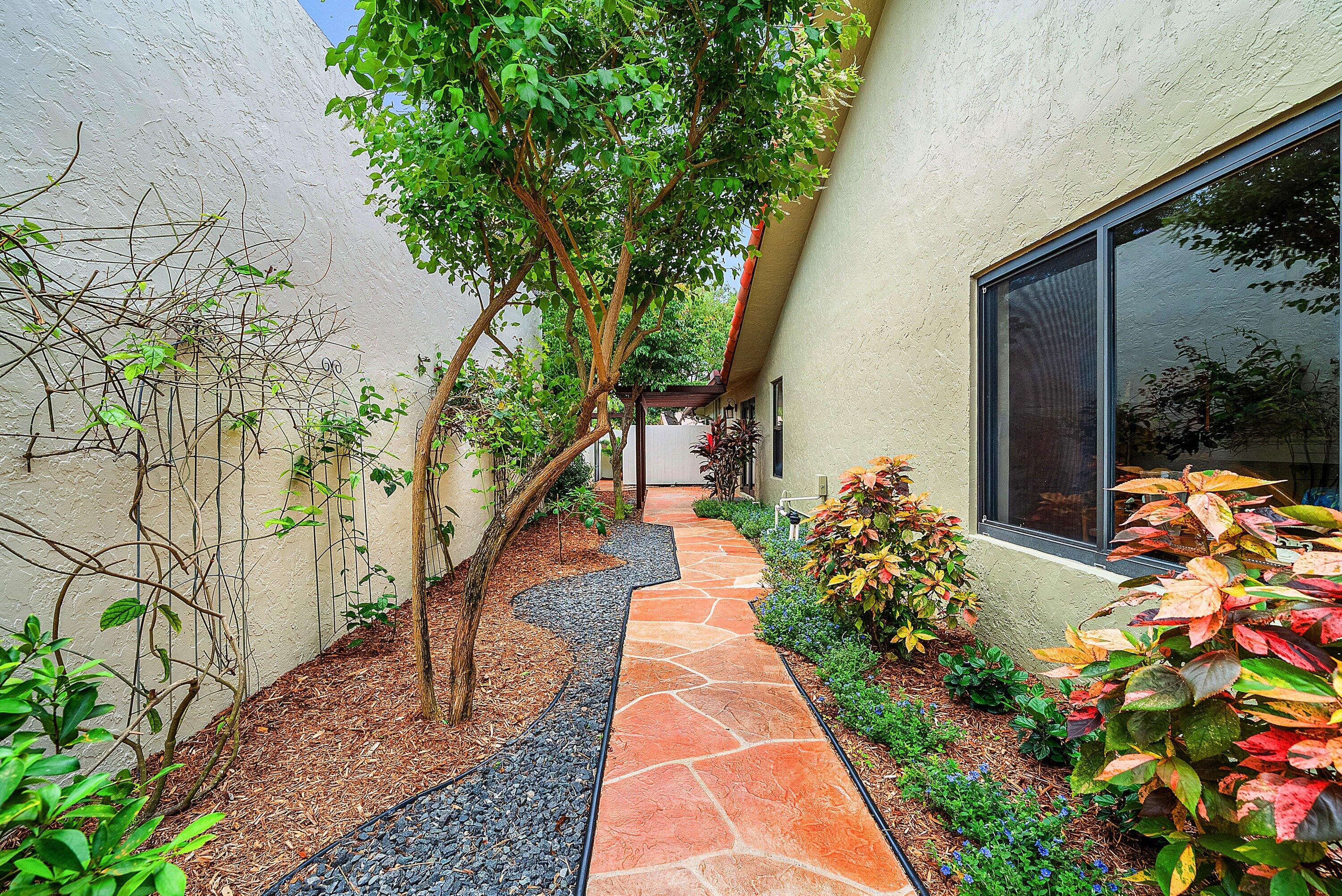 21330 Placida Terrace Boca Raton, FL 33433 - Photo 34 of 41 Side of home