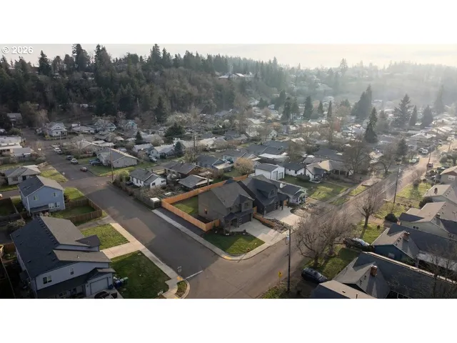 $629,000 | 407 South 1st Street, Silverton, OR 97381