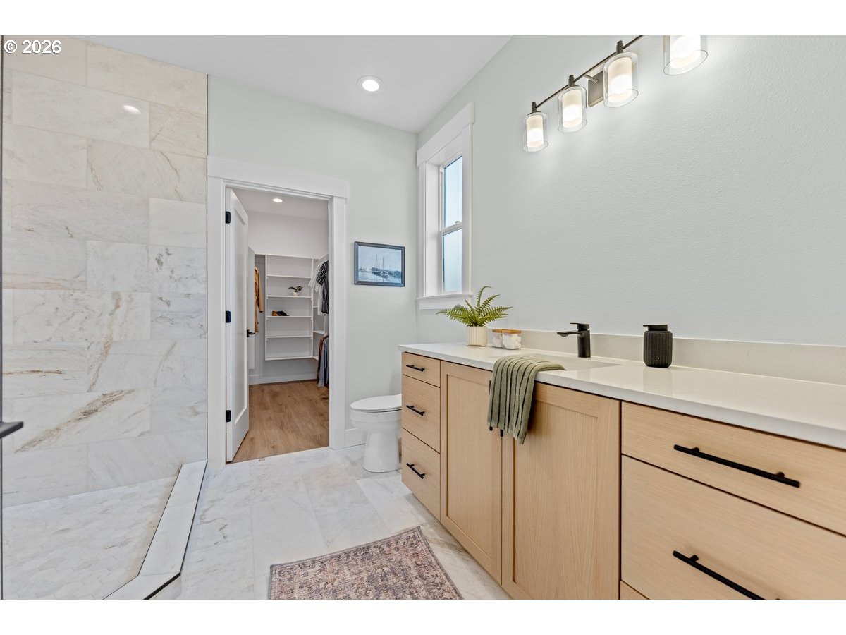 407 South 1st Street Silverton, OR 97381 - Photo 9 of 13