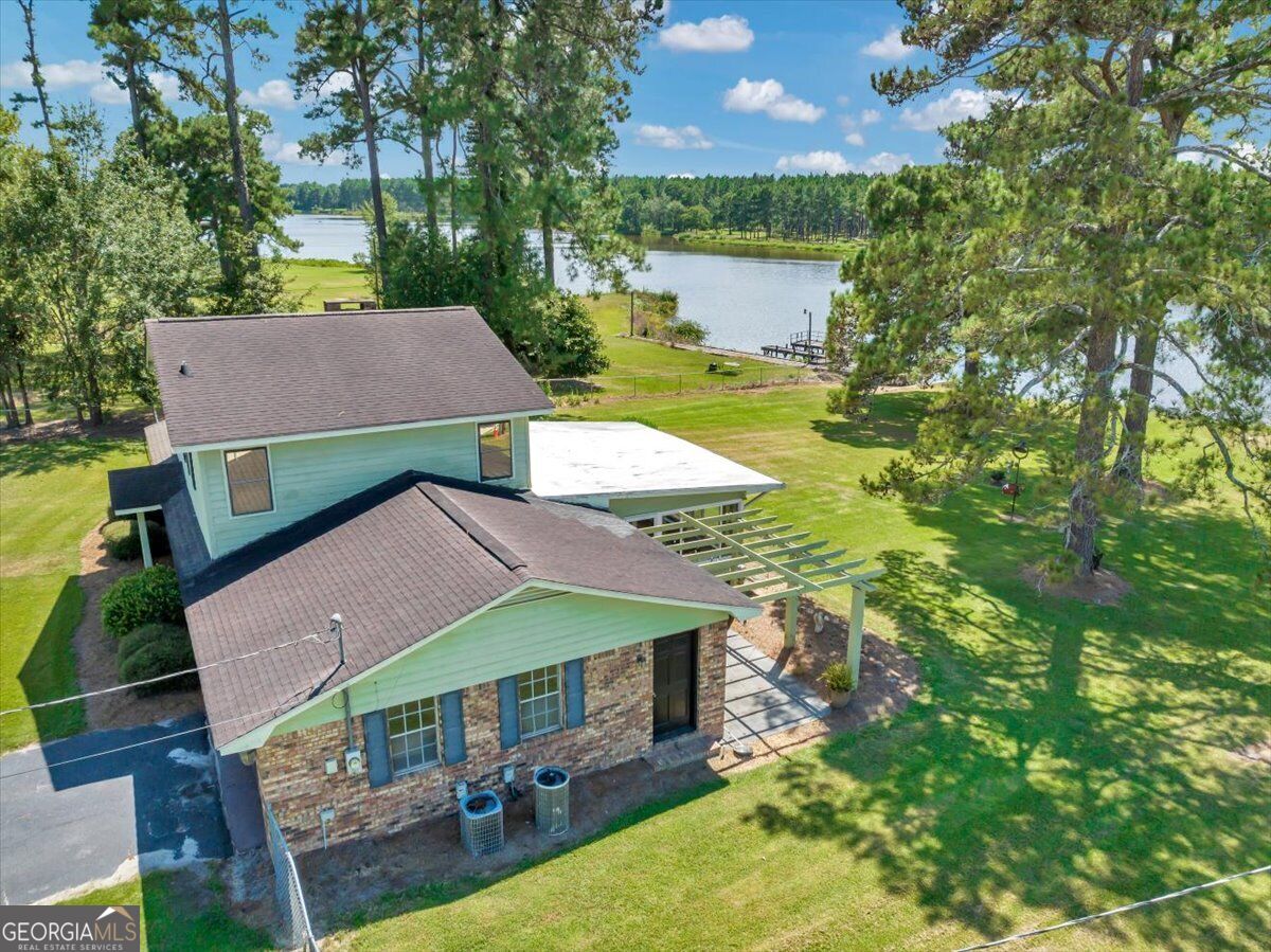 443 Lakeshore Road Pelham, GA 31779 - Photo 6 of 48 Gallery Image 6