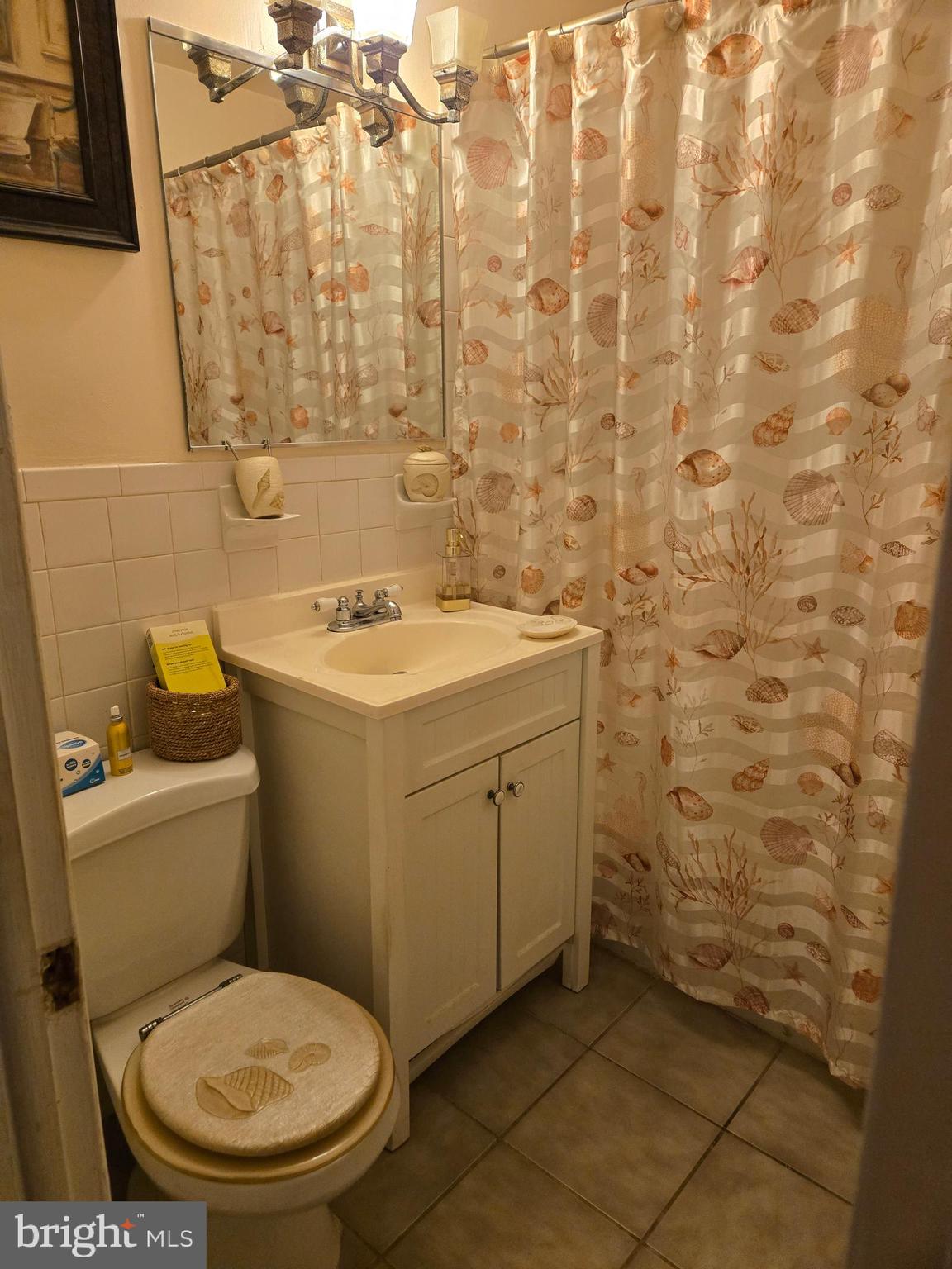 12135 Academy Road, Unit 2 Philadelphia, PA 19154 - Photo 20 of 22 Full bath upper level