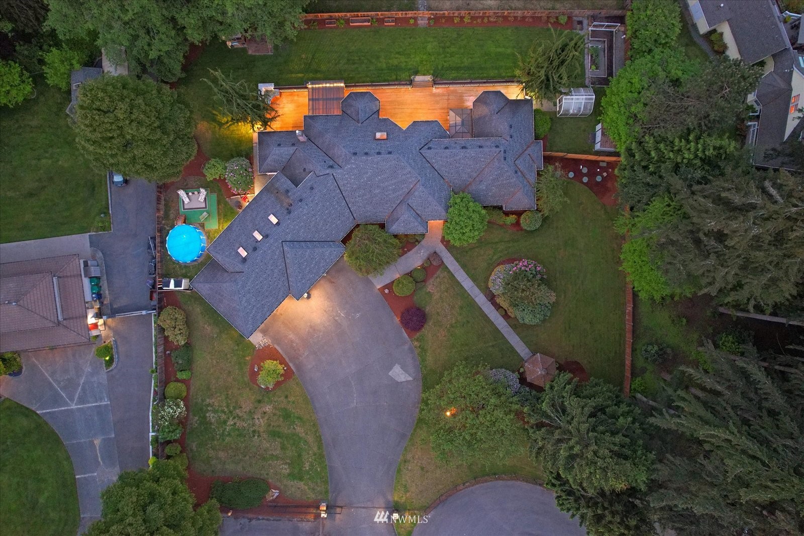 13629 3rd Drive Southeast Everett, WA 98208 - Photo 2 of 40 an aerial view of houses with yard