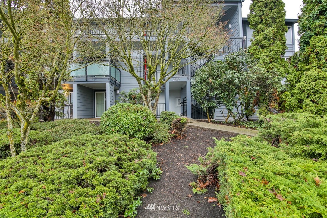 2617 Northeast 4th Street, Unit 113 Renton, WA 98056 - Photo 2 of 18