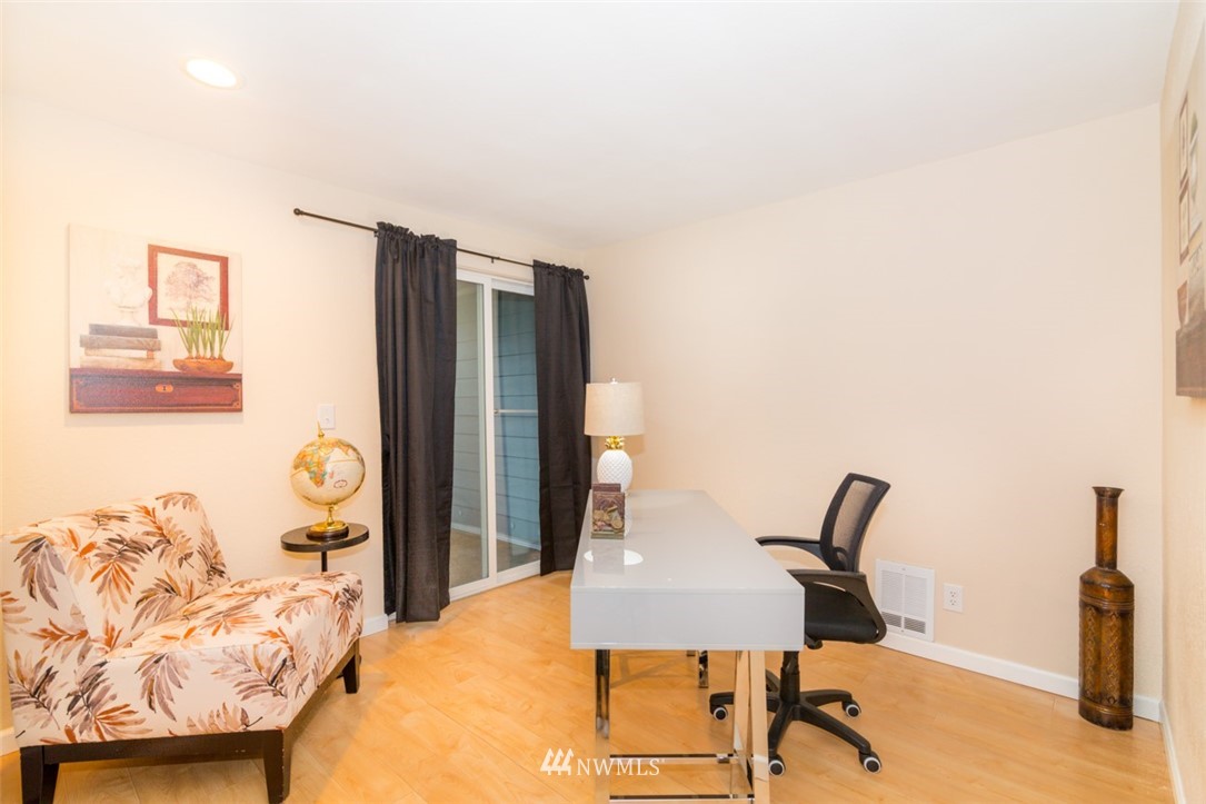 2617 Northeast 4th Street, Unit 113 Renton, WA 98056 - Photo 12 of 18
