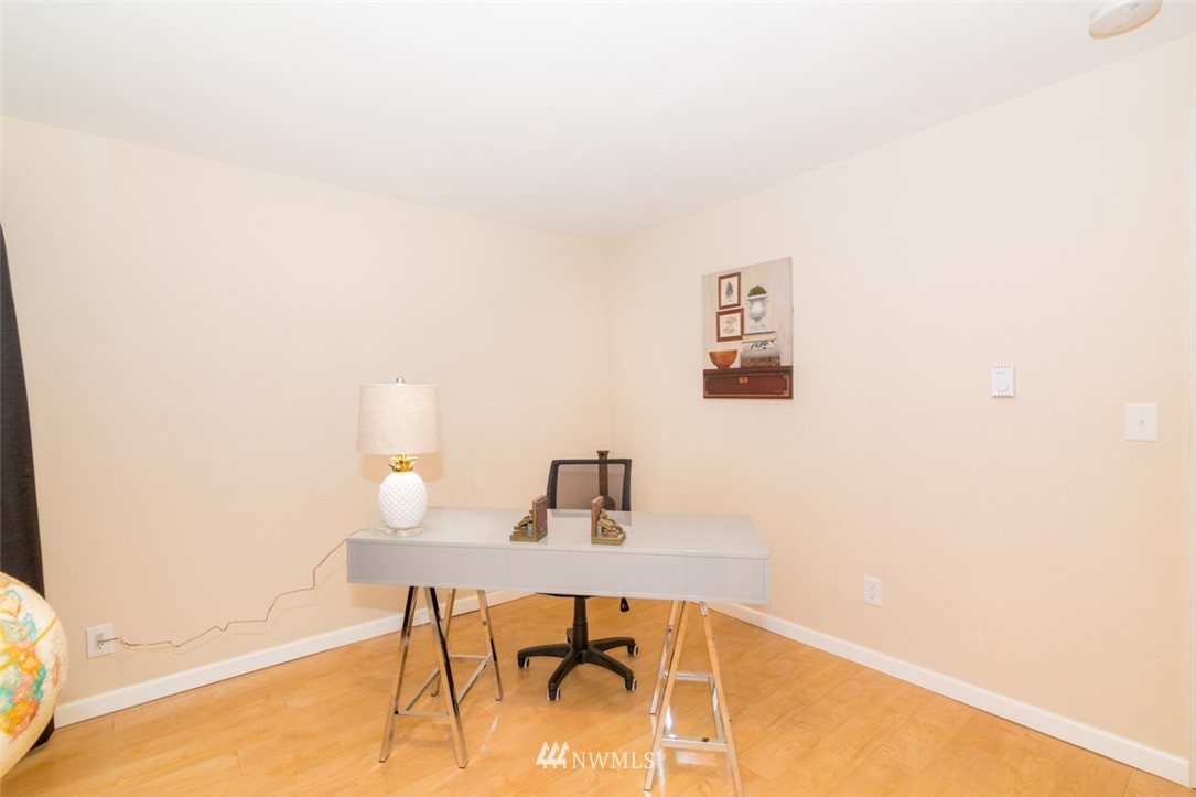 2617 Northeast 4th Street, Unit 113 Renton, WA 98056 - Photo 13 of 18