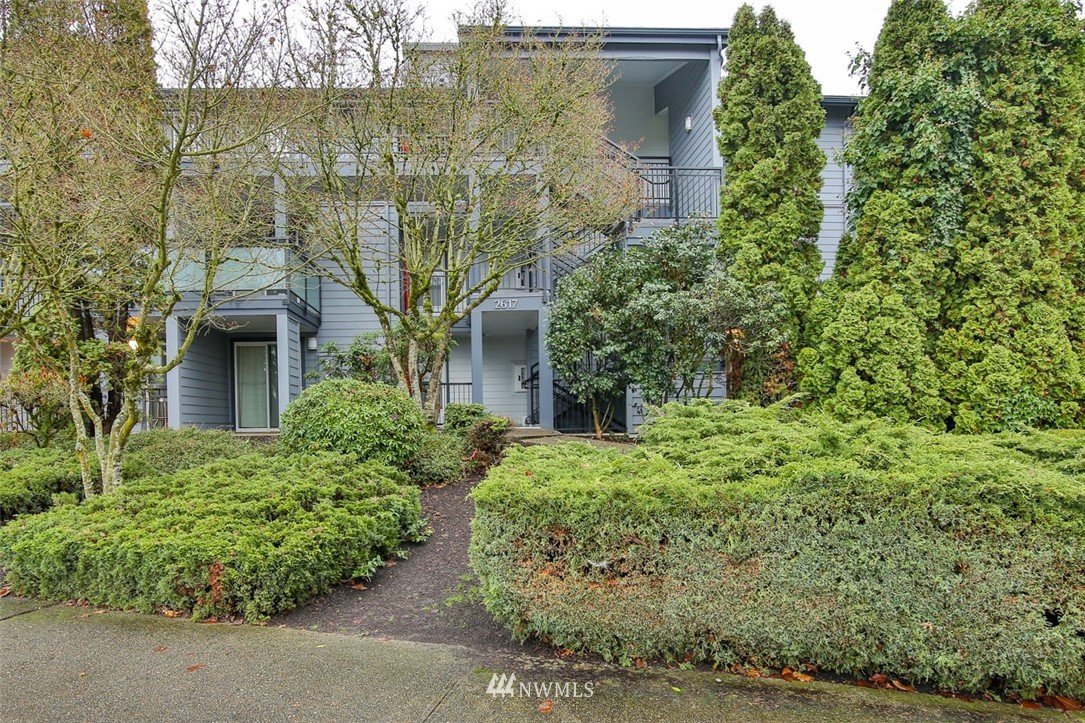 2617 Northeast 4th Street, Unit 113 Renton, WA 98056 - Photo 3 of 18