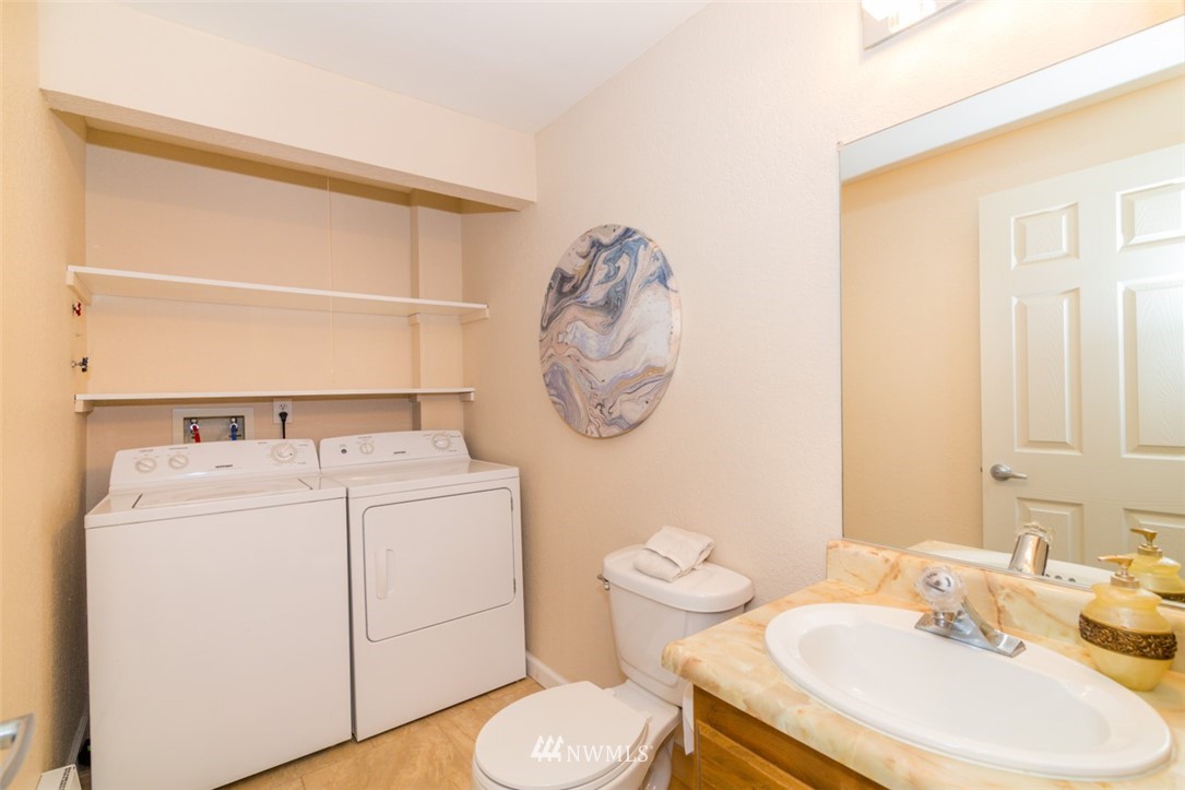 2617 Northeast 4th Street, Unit 113 Renton, WA 98056 - Photo 4 of 18