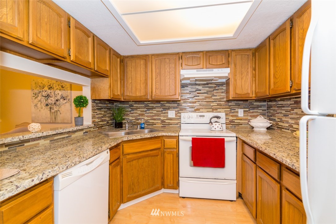 2617 Northeast 4th Street, Unit 113 Renton, WA 98056 - Photo 6 of 18