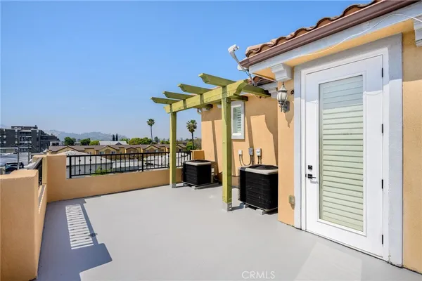 $1,049,000 | 430 West Wilson Avenue, Unit 116, Glendale, CA 91203