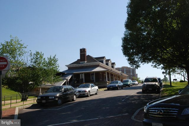 $1,165,000 | 108 North West Street, Alexandria, VA 22314