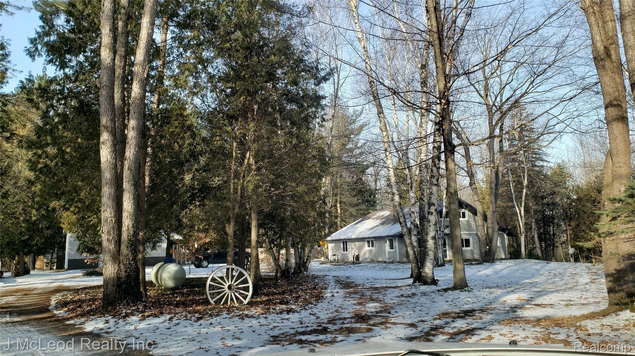 6436 Caine Road Vassar, MI 48768 - Photo 1 of 31 20200117_102934.jpg