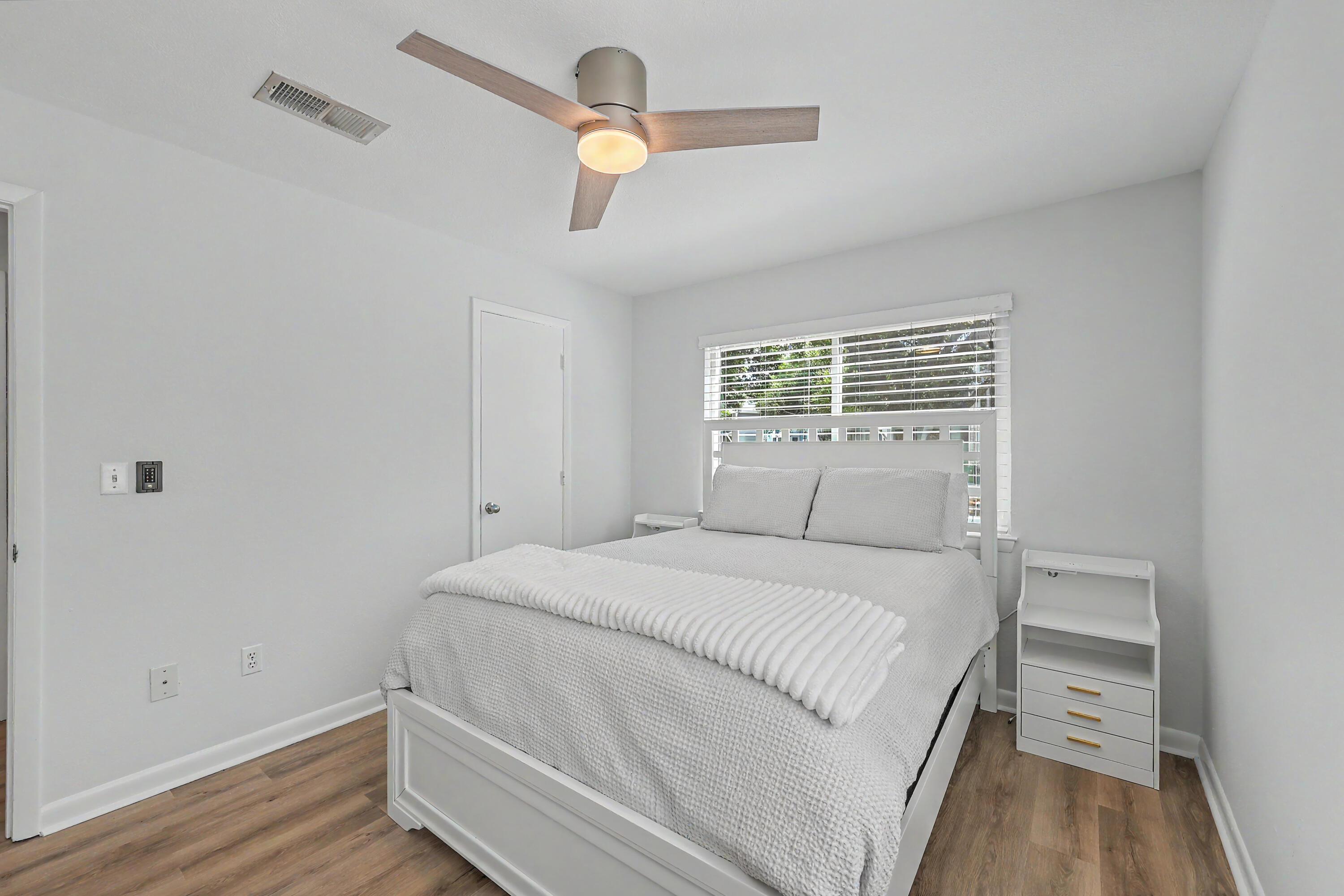 271 Alexandra Drive, Unit 6 Mount Pleasant, SC 29464 - Photo 18 of 46 ZYN_7294_295_296_297_298_299_300