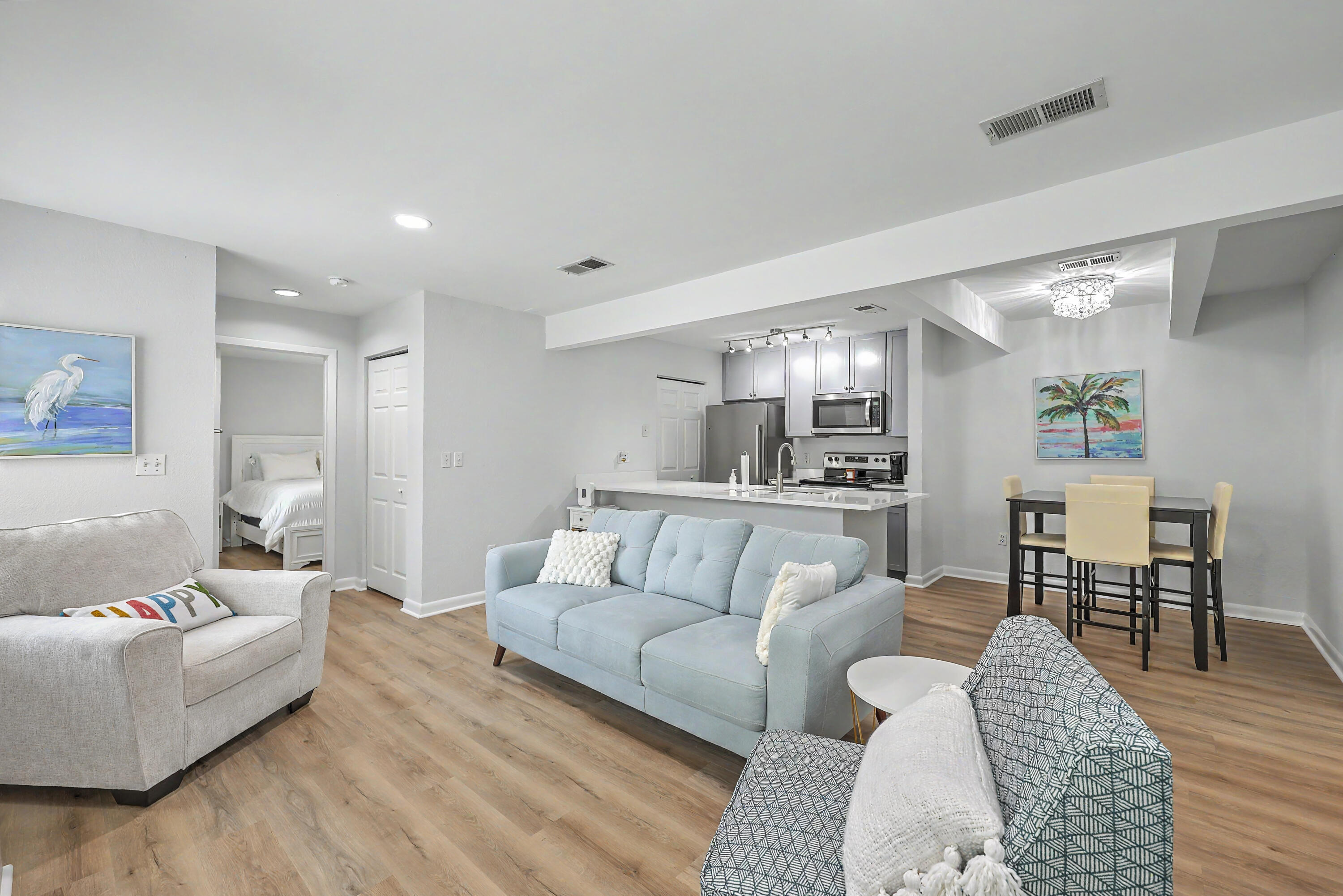 271 Alexandra Drive, Unit 6 Mount Pleasant, SC 29464 - Photo 7 of 46 ZYN_7217_18_19_20_21_22_23