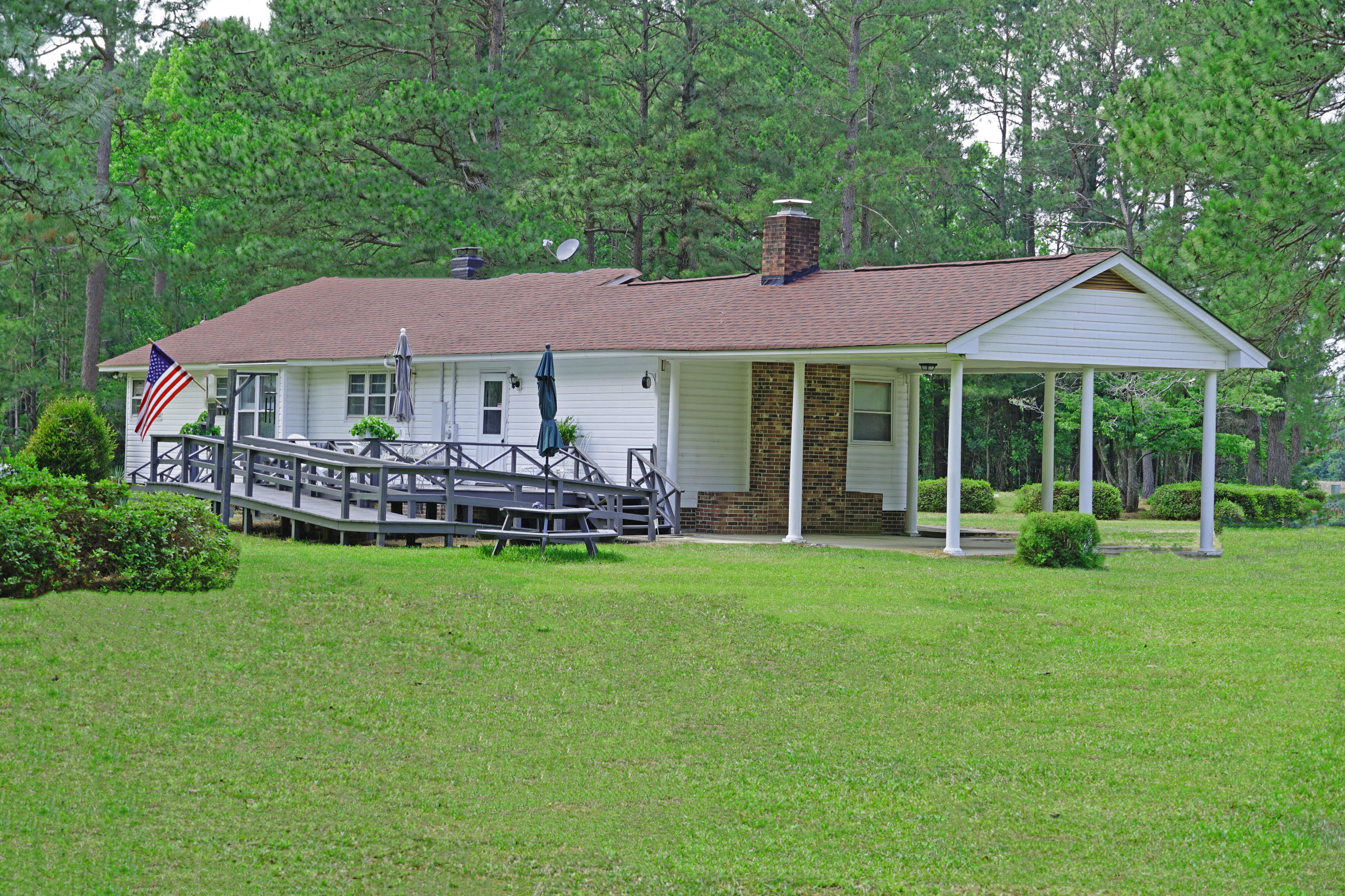 545 Midway Road Elloree, SC 29047 - Photo 3 of 33 Back of House