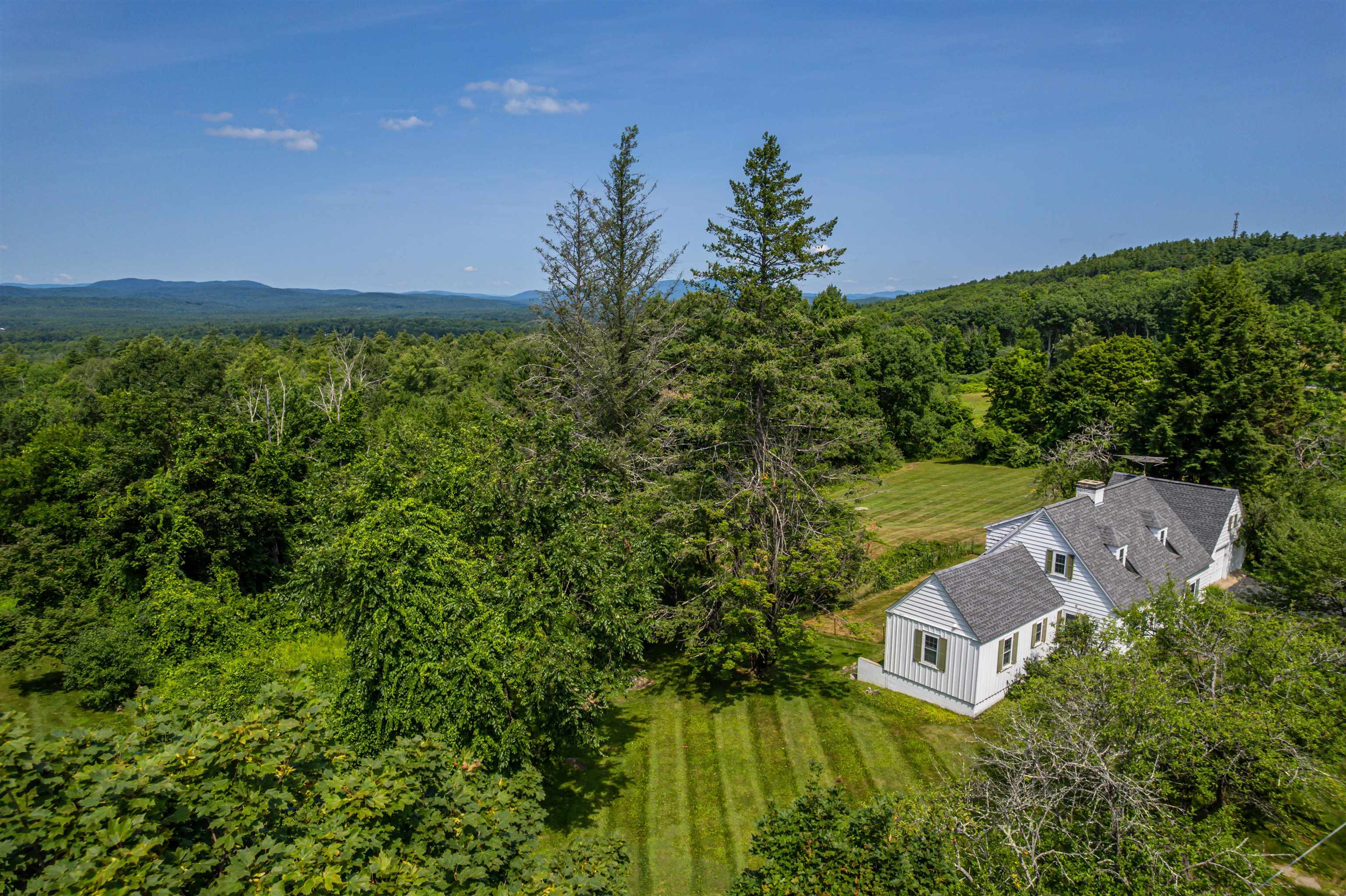 38 Putney Hill Road Hopkinton, NH 03229 - Photo 5 of 52 Gallery Image 5