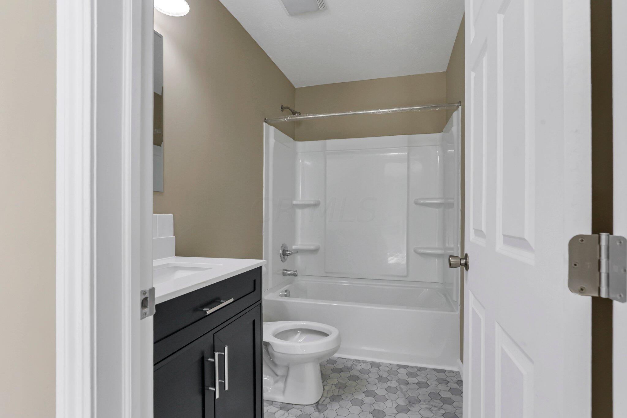 2797 McGuffey Road Columbus, OH 43211 - Photo 21 of 28 26-web-or-mls-0N4A1597