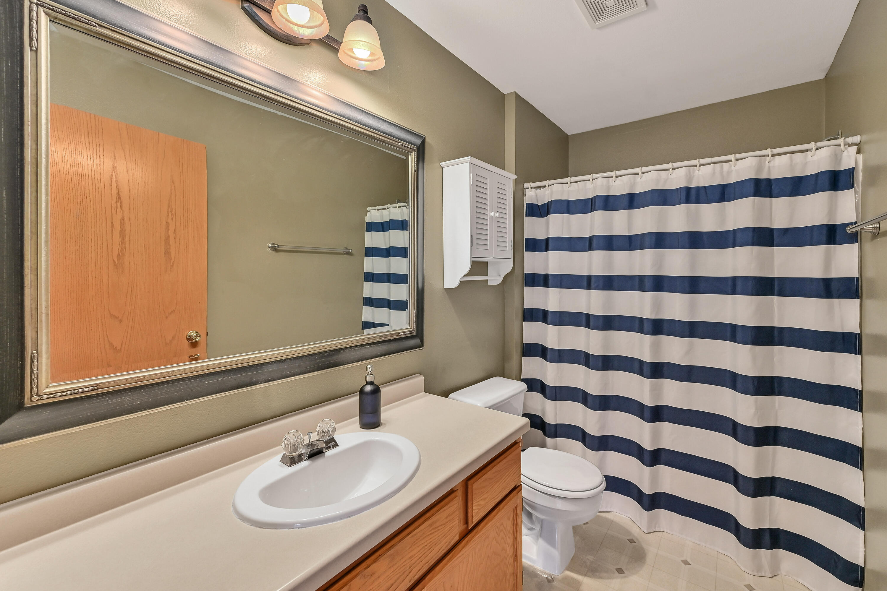 9390 West Loomis Road, Unit 1 Franklin, WI 53132 - Photo 19 of 25 DZ9390-14