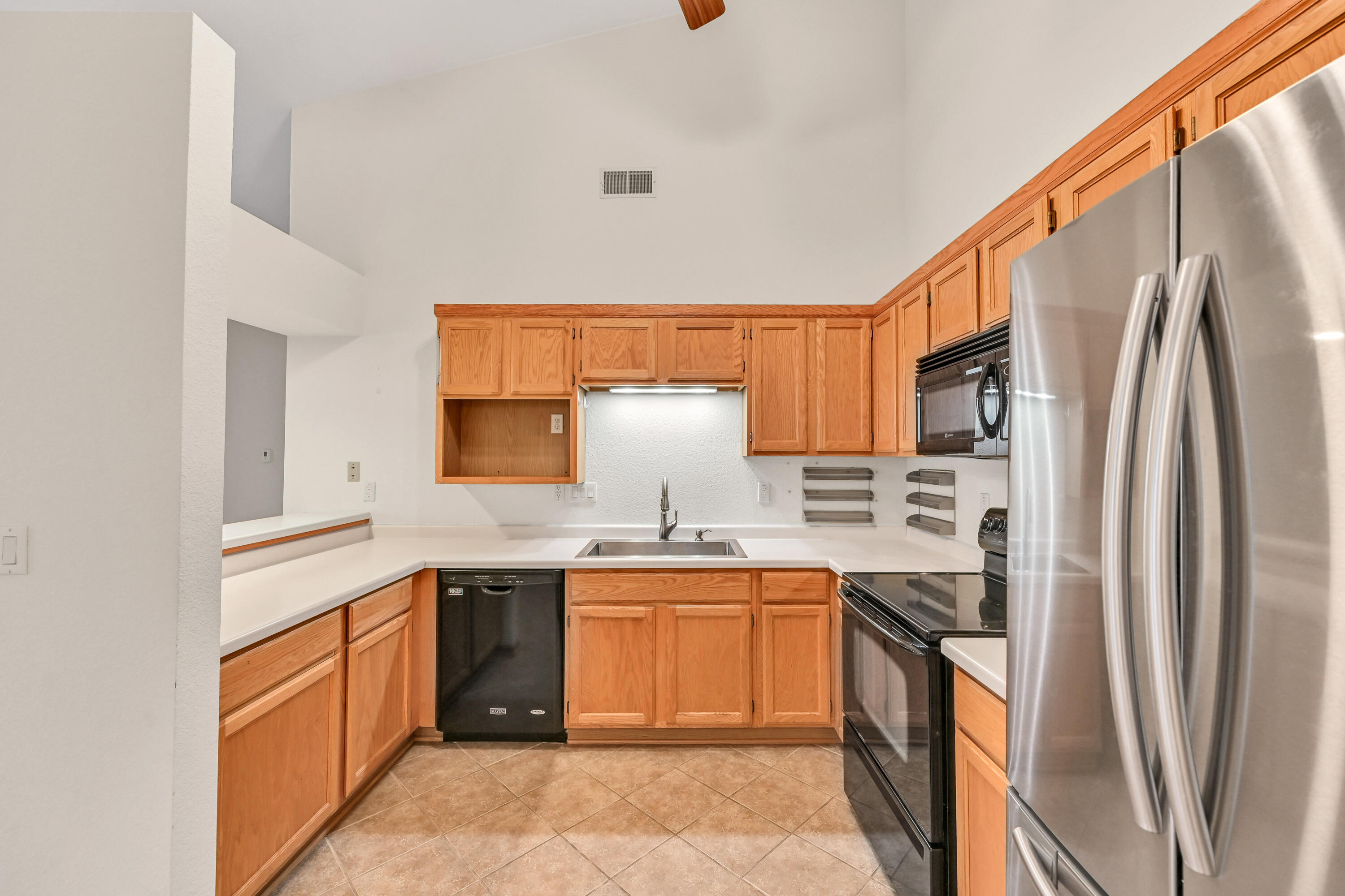 9390 West Loomis Road, Unit 1 Franklin, WI 53132 - Photo 5 of 25 DZ9390-9