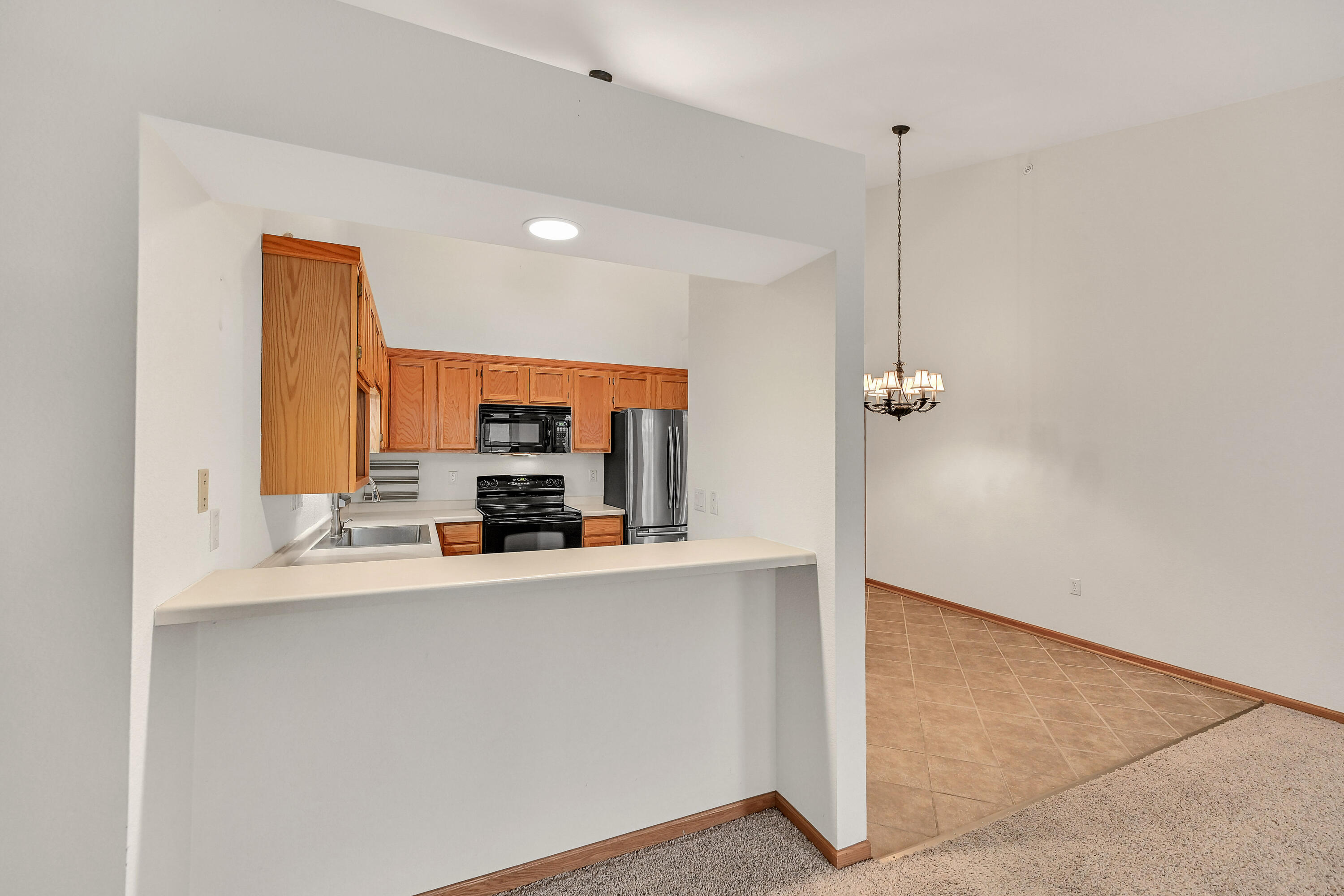 9390 West Loomis Road, Unit 1 Franklin, WI 53132 - Photo 7 of 25 DZ9390-5