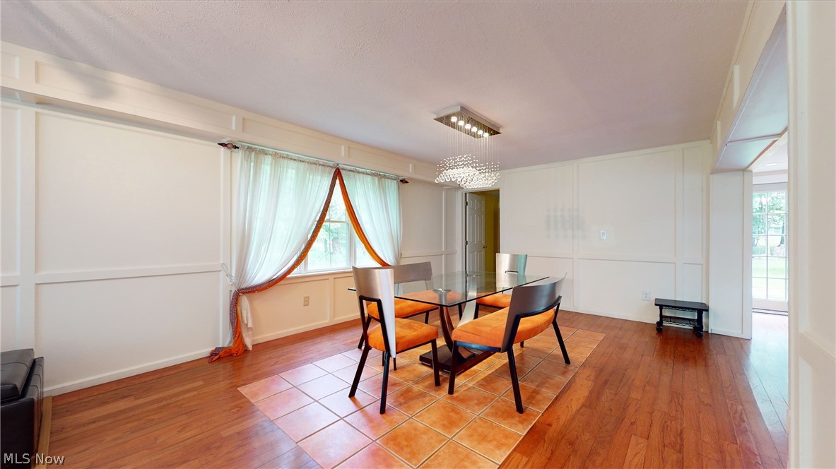29283 White Road Wickliffe, OH 44092 - Photo 7 of 28 Formal Dining