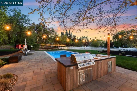 $2,890,000 | 10 Donna Lane, Danville, CA 94526