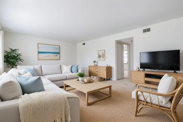 $114,900 | 1311 East Randolph Court, Unit C, Milwaukee, WI 53212