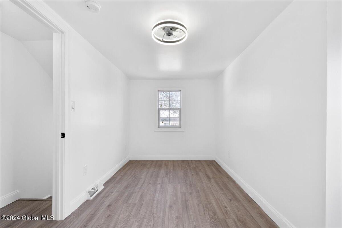 217 Chiswell Road Schenectady, NY 12304 - Photo 22 of 30 28-DSC04875