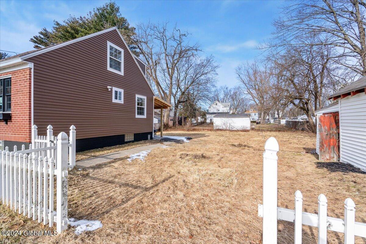 217 Chiswell Road Schenectady, NY 12304 - Photo 28 of 30 05-DSC04825