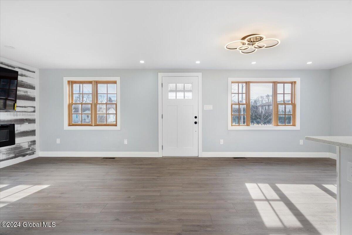 217 Chiswell Road Schenectady, NY 12304 - Photo 4 of 30 03-DSC04833