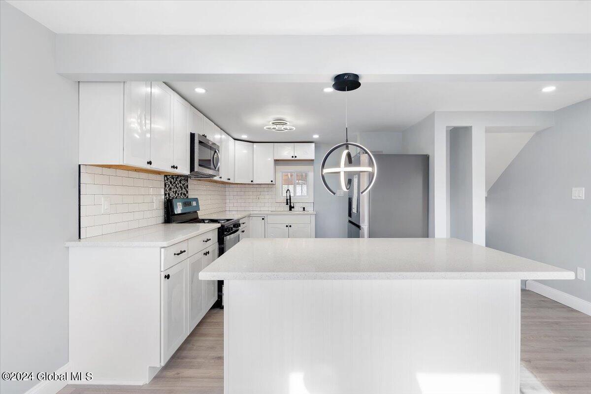 217 Chiswell Road Schenectady, NY 12304 - Photo 10 of 30 13-DSC04851