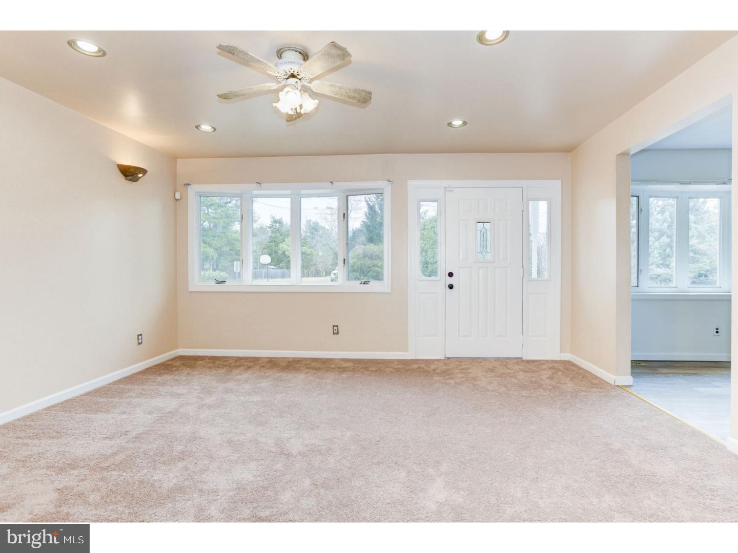 134 West Beach Road Williamstown, NJ 08094 - Photo 4 of 22 Gallery Image 4